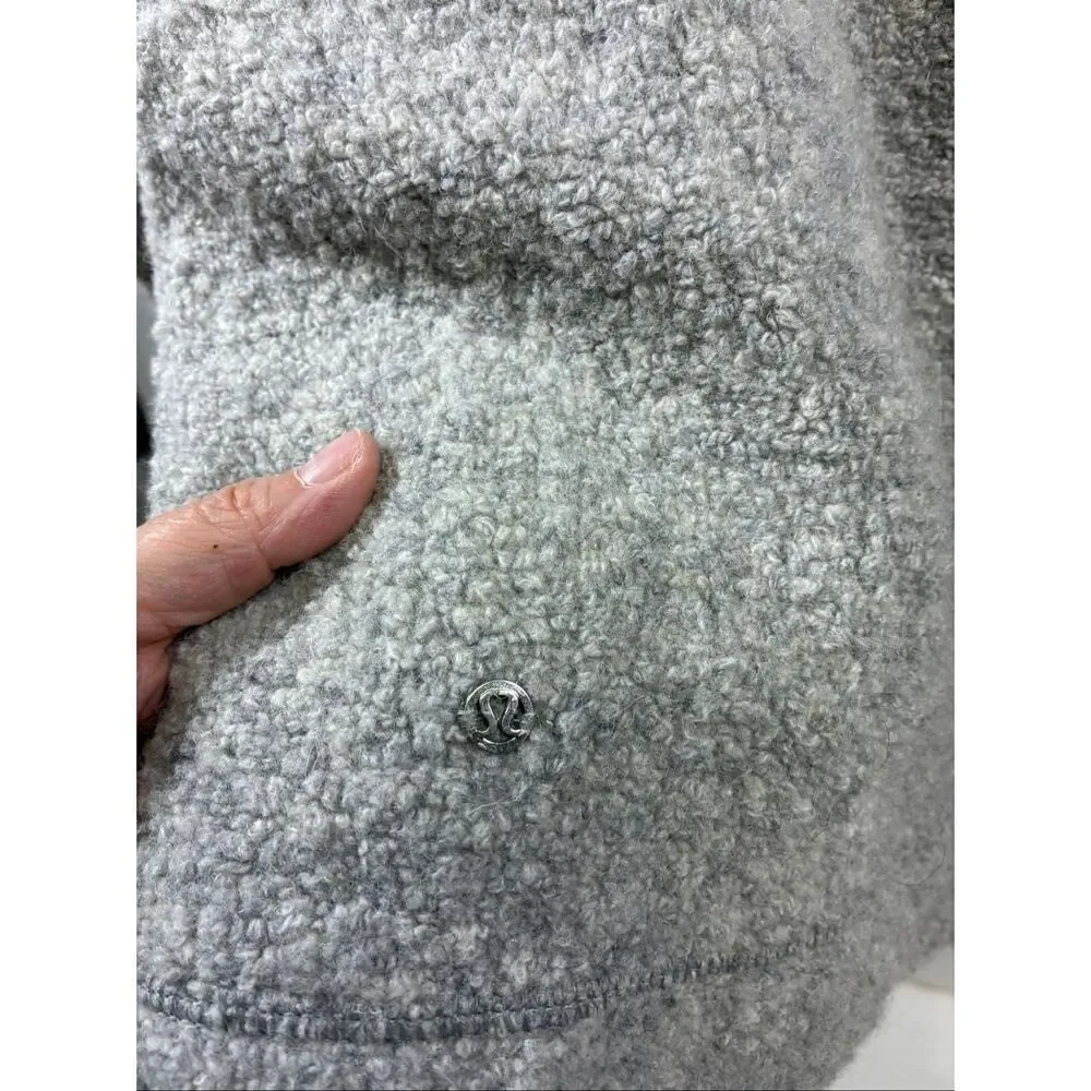 Lululemon So Sherpa Hooded in Gray Size  4